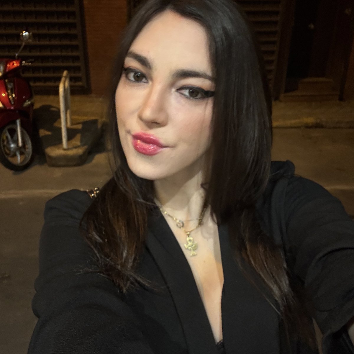 Mia Skylar tweet media
