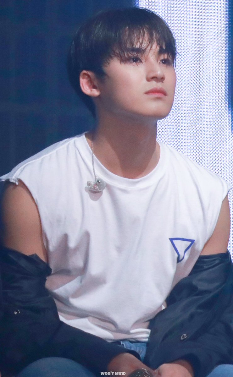 다 시작처럼 너와의 모든 시간은 아름답기를 따뜻하길 바라고 또 바라며 그대를 부르네
-시작처럼-
#SEVENTEEN #세븐틴 #민규 #MINGYU #金珉奎 #ミンギュ