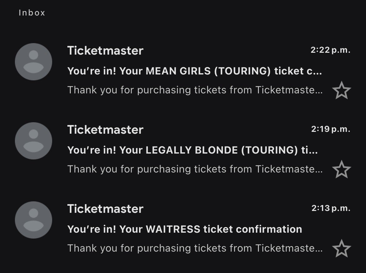 Merry christmas to me 😛 <a href="/WaitressMusical/">Waitress Musical</a> <a href="/MeanGirlsStage/">Mean Girls Musical</a> <a href="/legallyshow/">Legally Blonde Show</a>