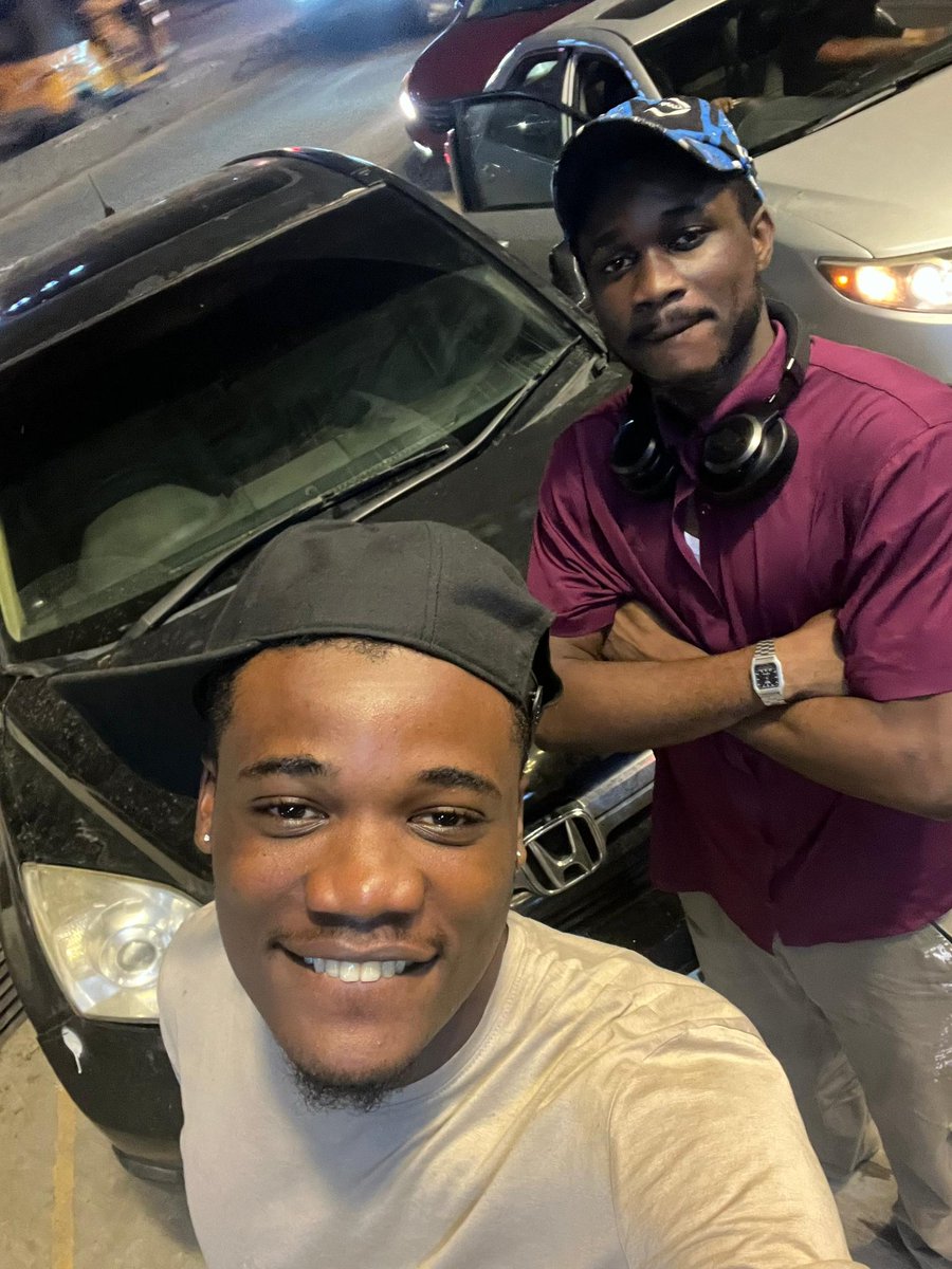 sammyikee's tweet photo. @amenya_nelson Level don change. 😂
#meandmybro https://t.co/wCim4N0HAU