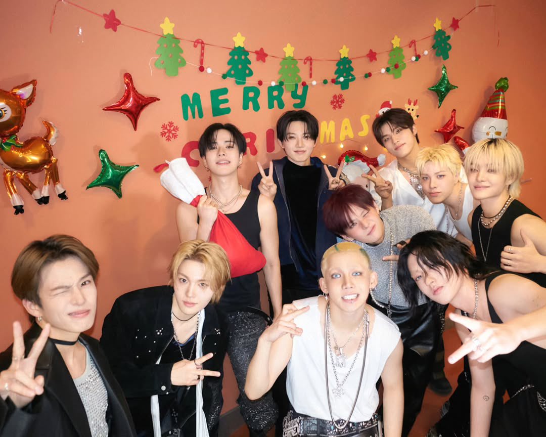 iksanpjw's tweet photo. Merry Christmas to the best boys ever #트레저 https://t.co/o1R4SfrU3b