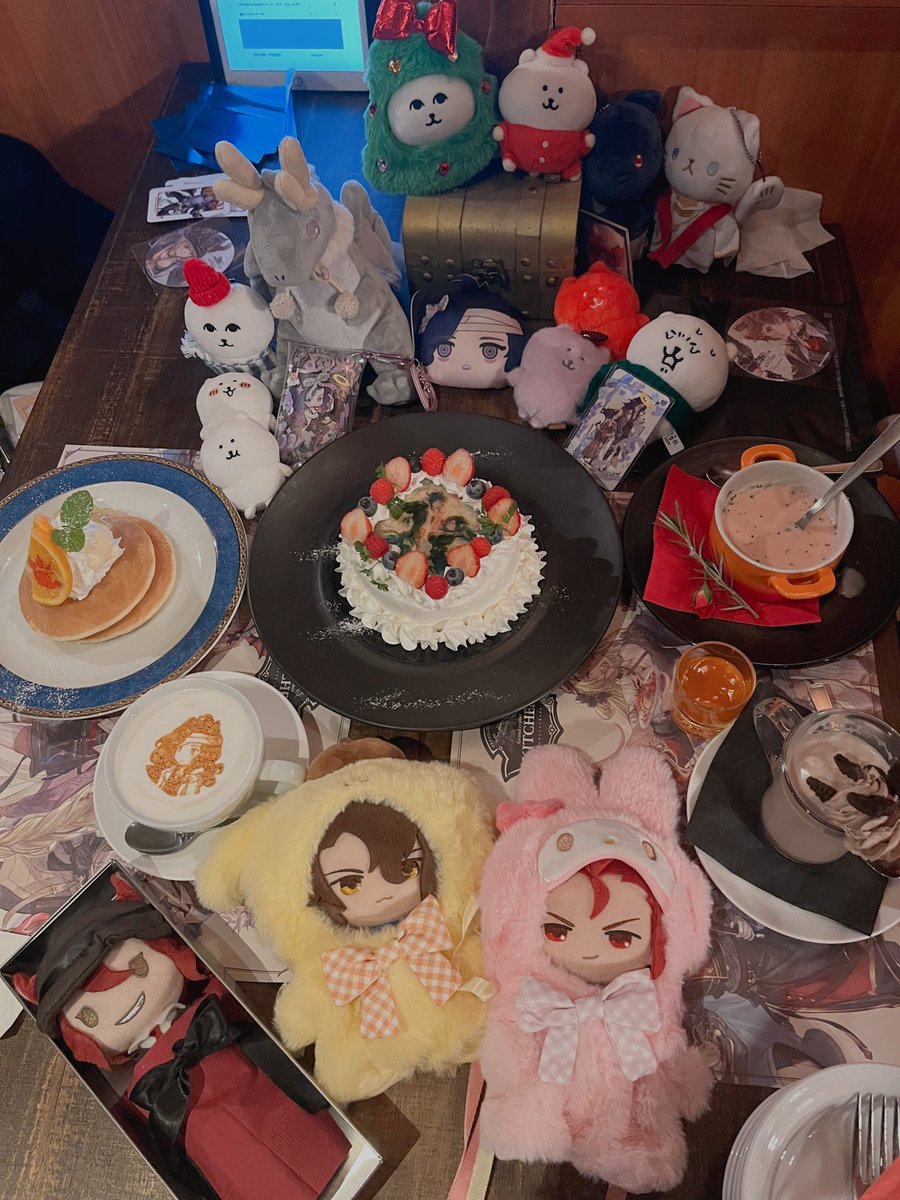 crystalluin's tweet image. insane ass table sorry to all the gbf people that had the same slot as us we were so noisy