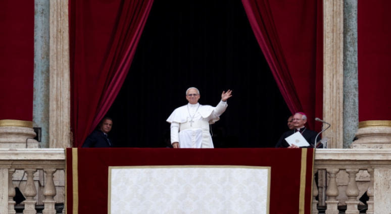 البابا يحض روسيا وأوكرانيا على التحلي بـ"الشجاعة" للدخول في حوار مباشر 