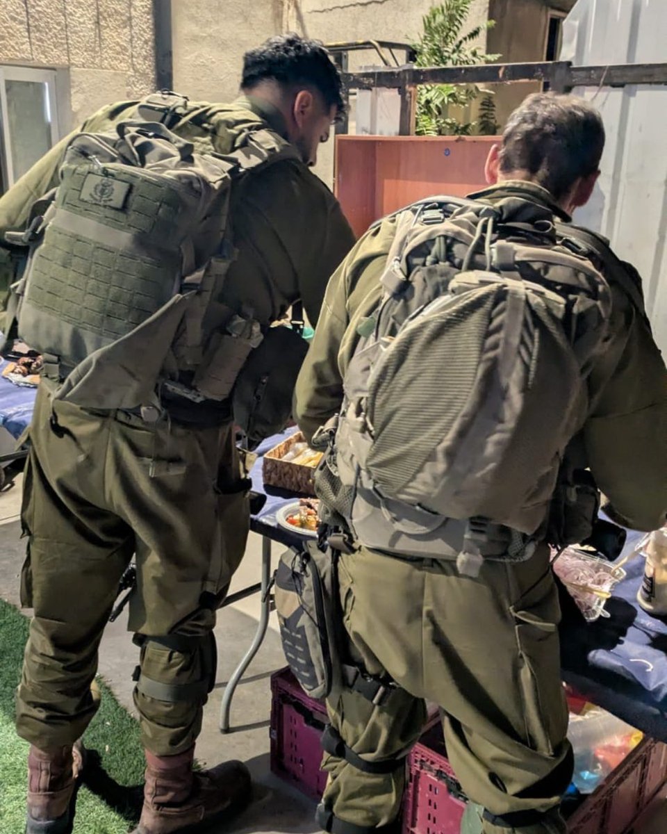 Grilling4Israel's tweet photo. A delicious bbq can lift a day — today, we’re lifting theirs. 🤍🍴
Help us serve those who serve. 🇮🇱
https://t.co/ZPASJed7N9

#israeldefenseforces #supportourtroops #kosherbbq #israelifood #standwithisrael https://t.co/Zwg8UDw0OD