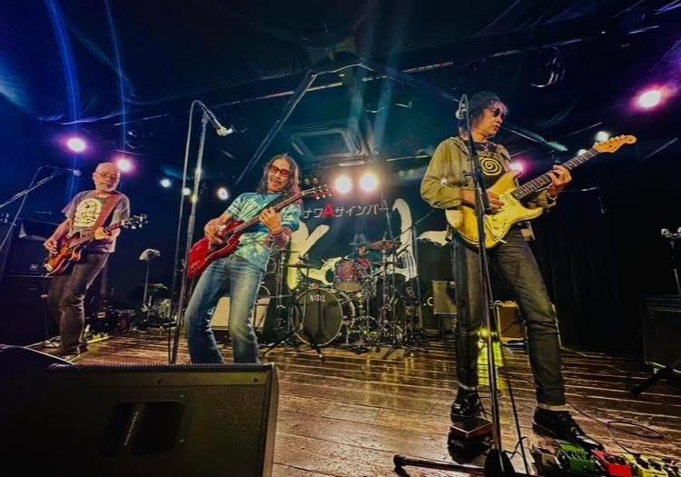 DT_Guitar's tweet photo. 曲出来た〜!土曜日は新曲やるのだ!のだ!だ!
#TheDizzyTones
#HinukamuBlow
#StoneFree
#RawTracks https://t.co/fMgeKmDDin