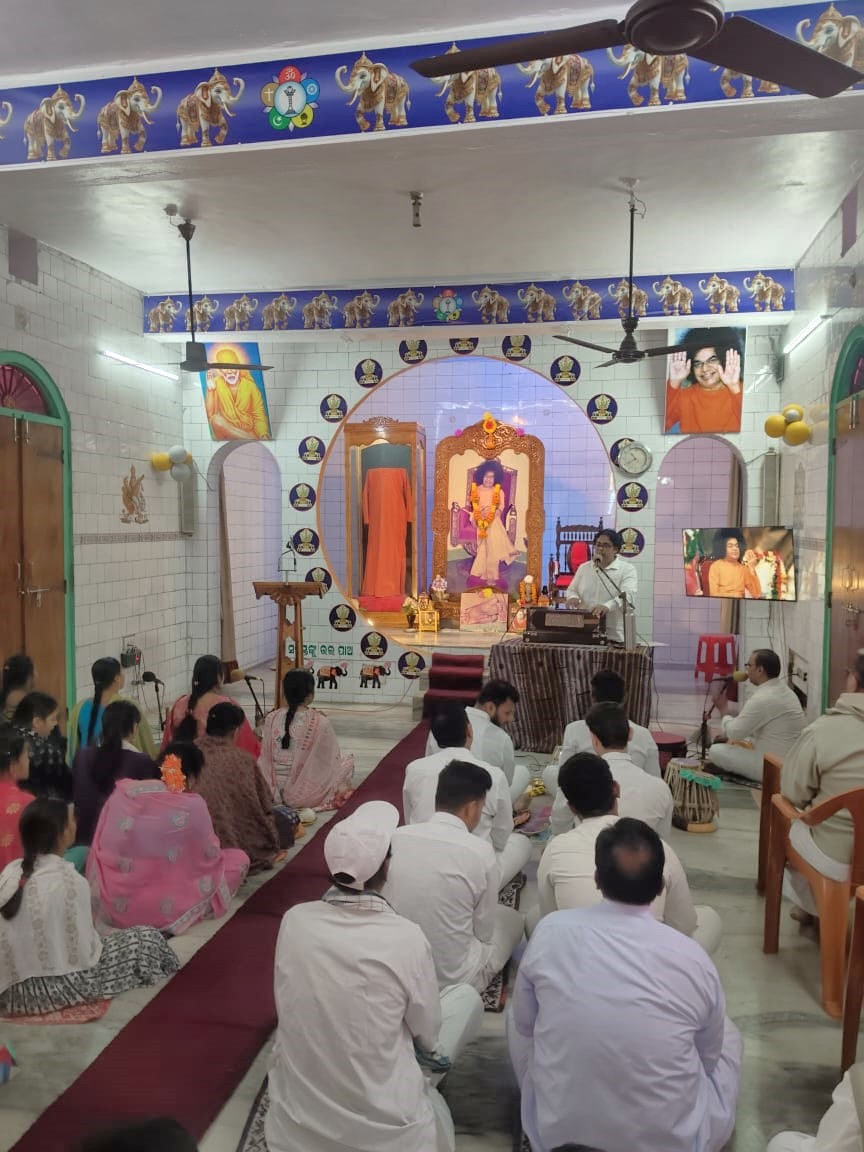 sathyasaiodisha's tweet photo. Loving Sairam..
With the blessings of Bhagawan Sri Sathya Sai Baba, a district-level Bhajan Training Session was conducted on 13th and 14th December 2025 across various Samithis of Ganjam-2 Sai District.
#bhajantraining
#districtlevel
#Ganjam2
-Media Team https://t.co/UOv6PIMG3l