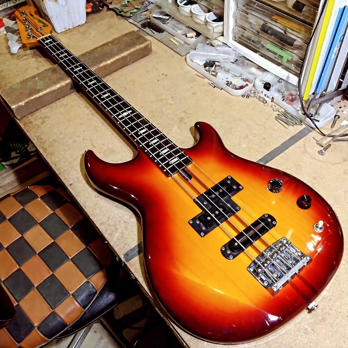 Dsdesign10's tweet photo. YAMAHA BB2000
Battery box mounting, Battery box wiring, Wiring repair, Nut reset
#guitar #ギター
#bassguitar #ベース
#guitarrepair #ギターリペア
#yamaha #ヤマハ
#bb2000
#circuitcustomize
#dsdesign #ディーズデザイン
2024-08-003 https://t.co/YBllqu7fiK