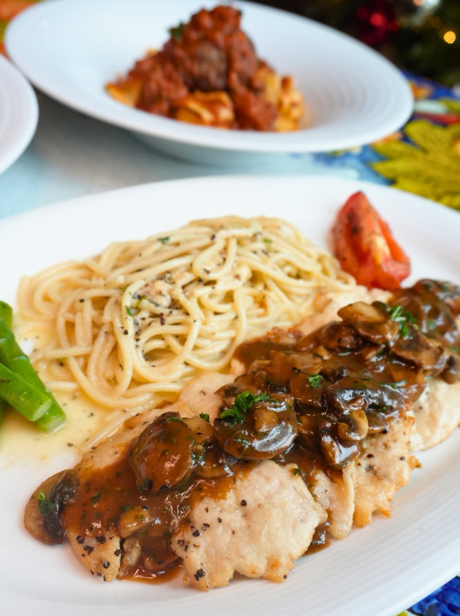 GrottoItalian's tweet image. Buon Natale from all of us at Grotto! Celebrate the holidays with the warmth of family, the joy of friends, and the exquisite flavors of Italian comfort food.

We'll see you soon!