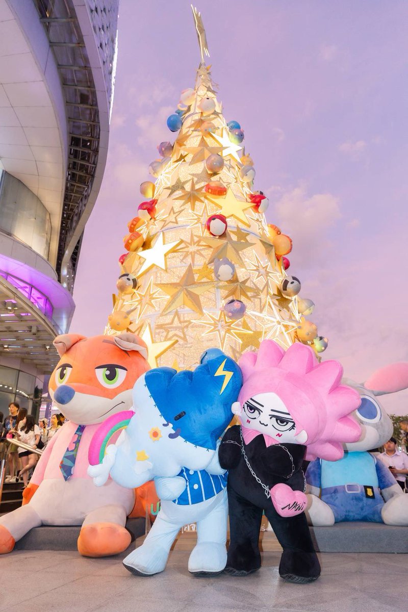 🎄คริสต์มาสสุดอบอุ่น~ กิจกรรม SF FRIENDS SCREENING กับ
SKY, NANI, SMYLE, NEONA
พร้อมร่วมถ่ายภาพต้นคริสต์มาส ZOOTOPIA 2 แห่งเดียวในไทย
ที่ลาน MAYA SQUARE ศูนย์การค้า MAYA Lifestyle Shopping Center เชียงใหม่

SKYNANI SMYLENEONA ZTP2
#SFFriendsScreening 
#SFxSkyNaniSmyleNeona