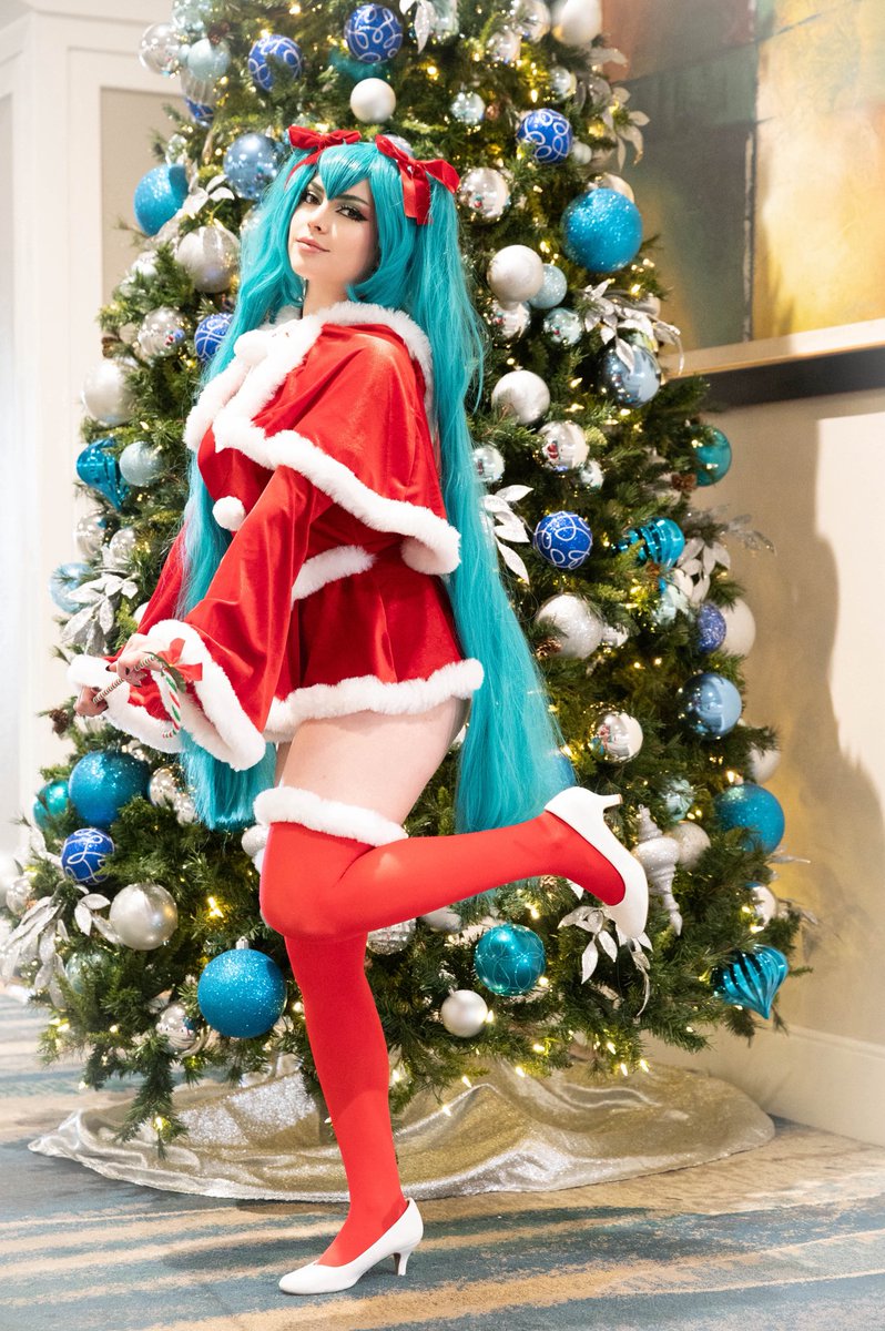 spoopyspaniard's tweet photo. 🎄 MERRY CHRISTMAS 🎄
Hatsune Miku wishes everyone a very merry Christmas 🎅🏻🎁
She hopes everyone gets exactly what they wished for and more! 🫶🏻
#christmas #hatsunemiku #holmat https://t.co/eJqNn92Ubl