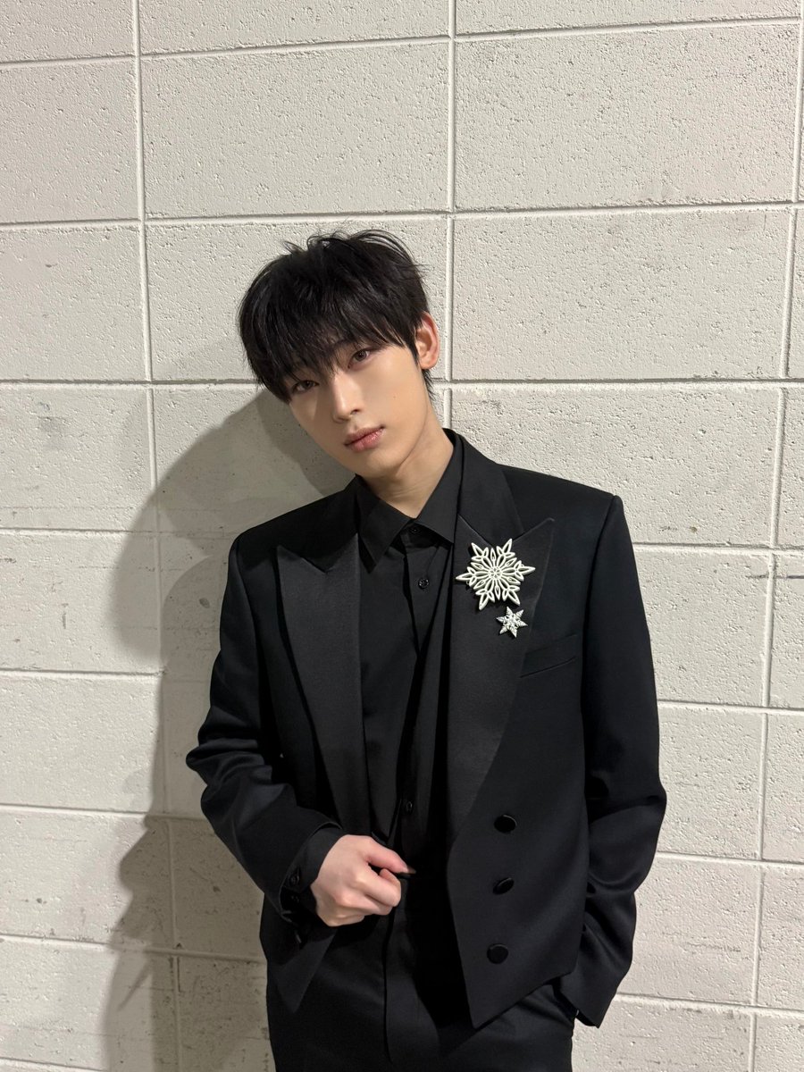 📸] 261225 • WEVERSE #SUNOO Weverse Update 🦊: happy holidays