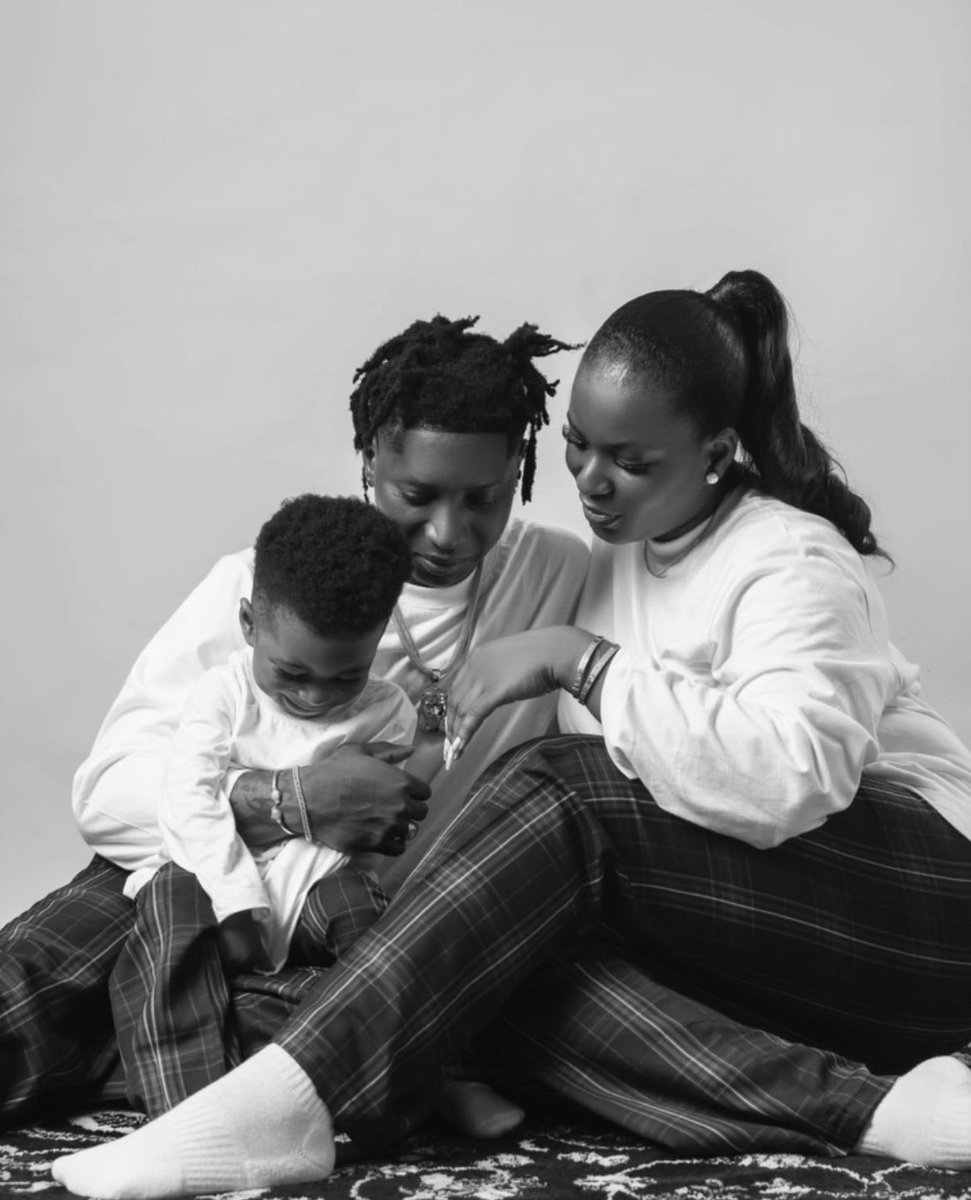 DangbanaRep's tweet photo. MERRY CHRISTMAS 🎄 @BellaShmurda https://t.co/3uPP1XqyHh