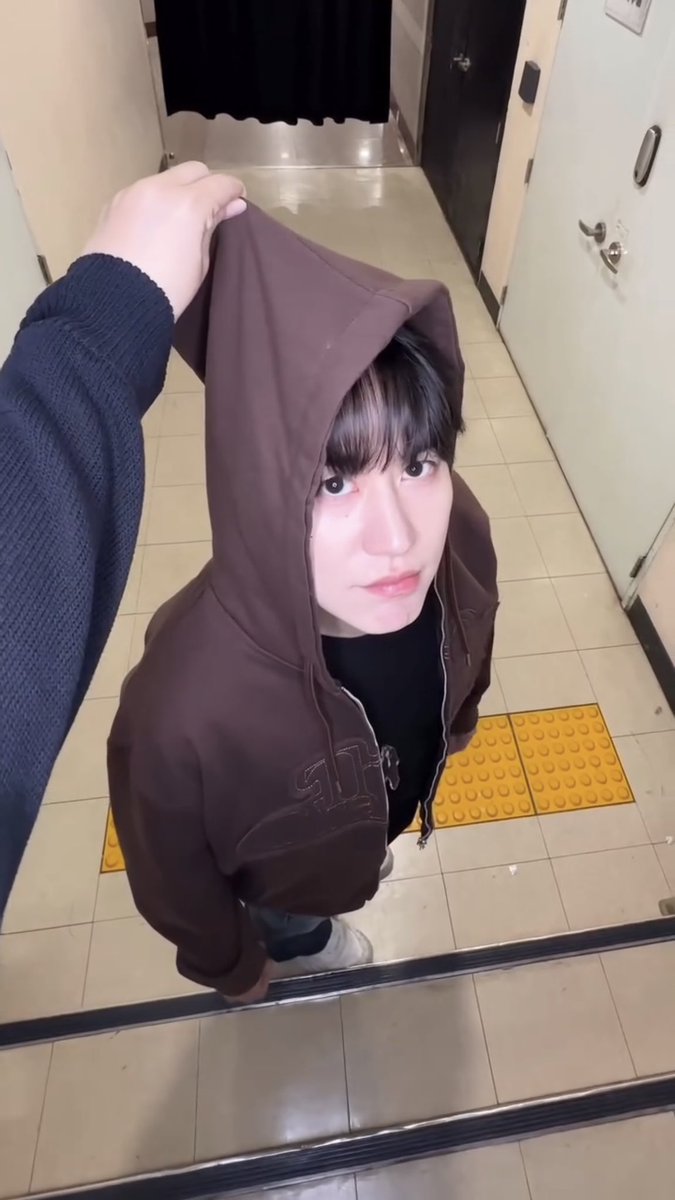 “The maknae is scary”

The maknae: