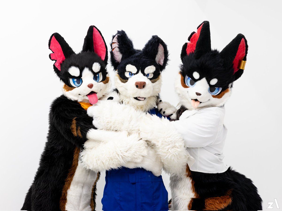 Bobchaaaa's tweet image. #FursuitFriday
#Fursuit
오늘은 쉴드 데뷔 7주년입니다!!
7주년을 맞아 쉴드 가족사진을 찍어 봤어요. 다들 너무 예쁘죠?