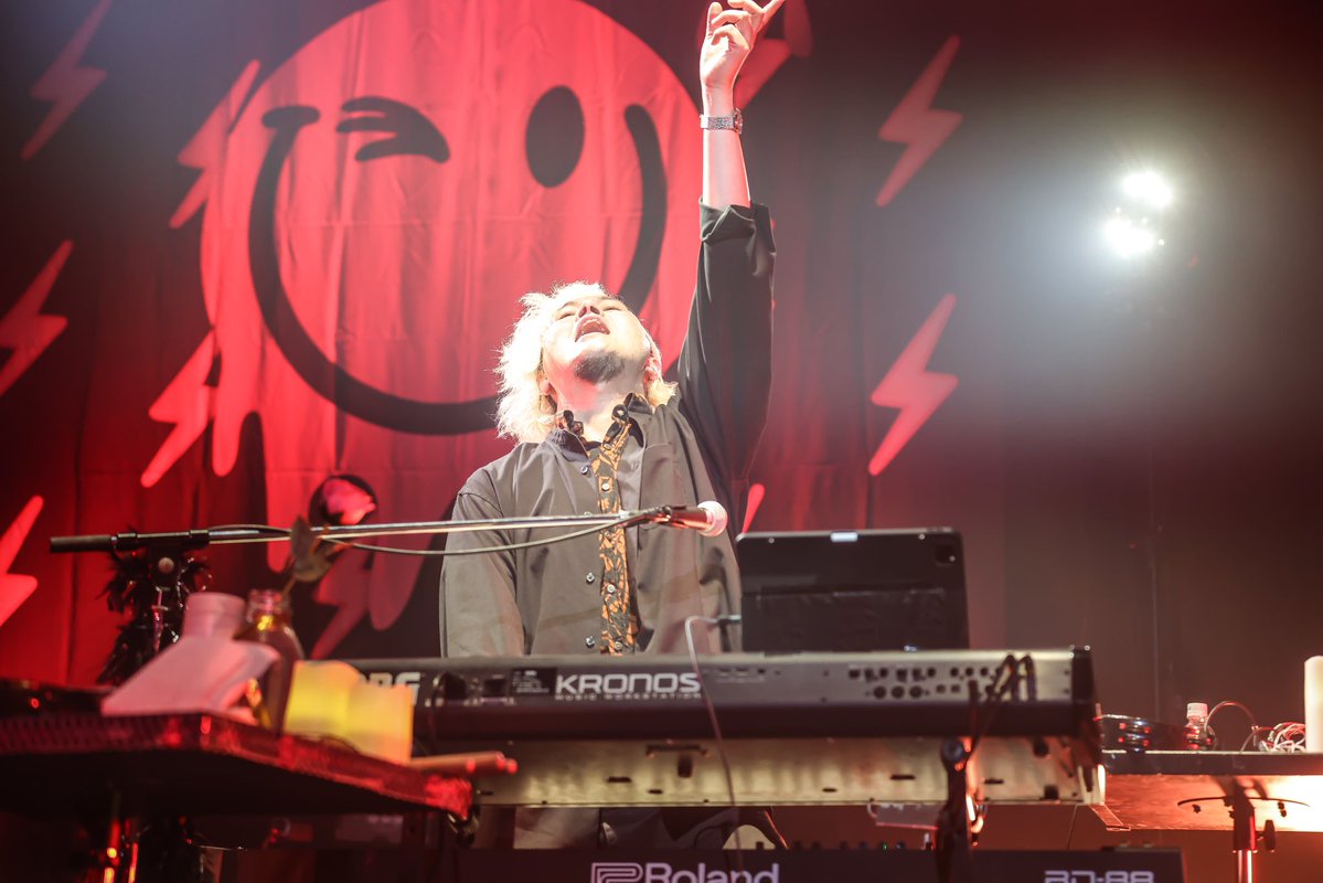 今日は、諸星和己さんの、KAZUMI MOROHOSHI Pin,K 30th anniversary X