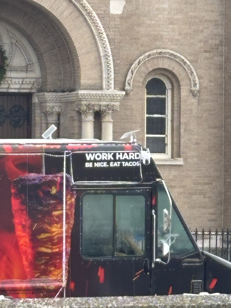 tommypeee's tweet photo. @MatthewCBurton spotted in NYC https://t.co/PQwOKQ35lX
