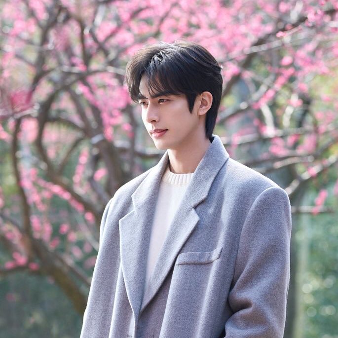 sshinejie's tweet image. maybe unpopular but in 2025 my green flags are men who communicate, regulate their emotions, and let women choose ‼️Temperament matters. Stability matters 👀

SangYan, He SuYe, Lin YuShen 🫶 #baijingting #zhanglinghe #songweilong