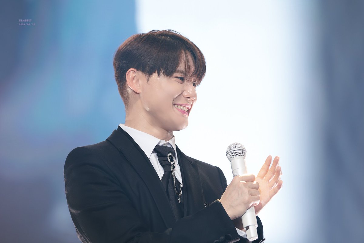 #XIA22ndAnniversary
#준수야_데뷔22주년_축하해
데뷔 22주년 축하해~
지금까지 노래래줘서 고마워❤️