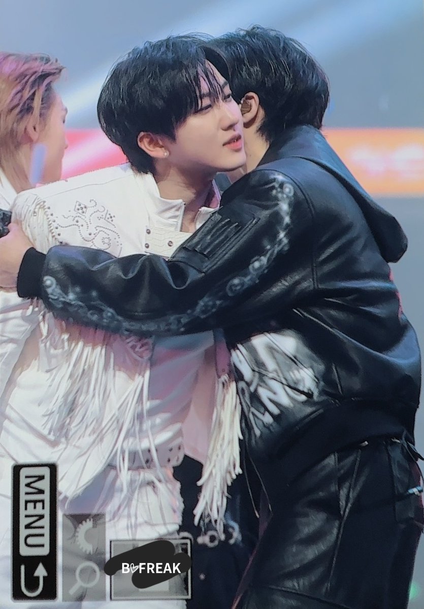 BFREAK0811's tweet image. 251225 w/ #MARK 

#StrayKids #스트레이키즈 #スキズ 
#Changbin #창빈 #チャンビン