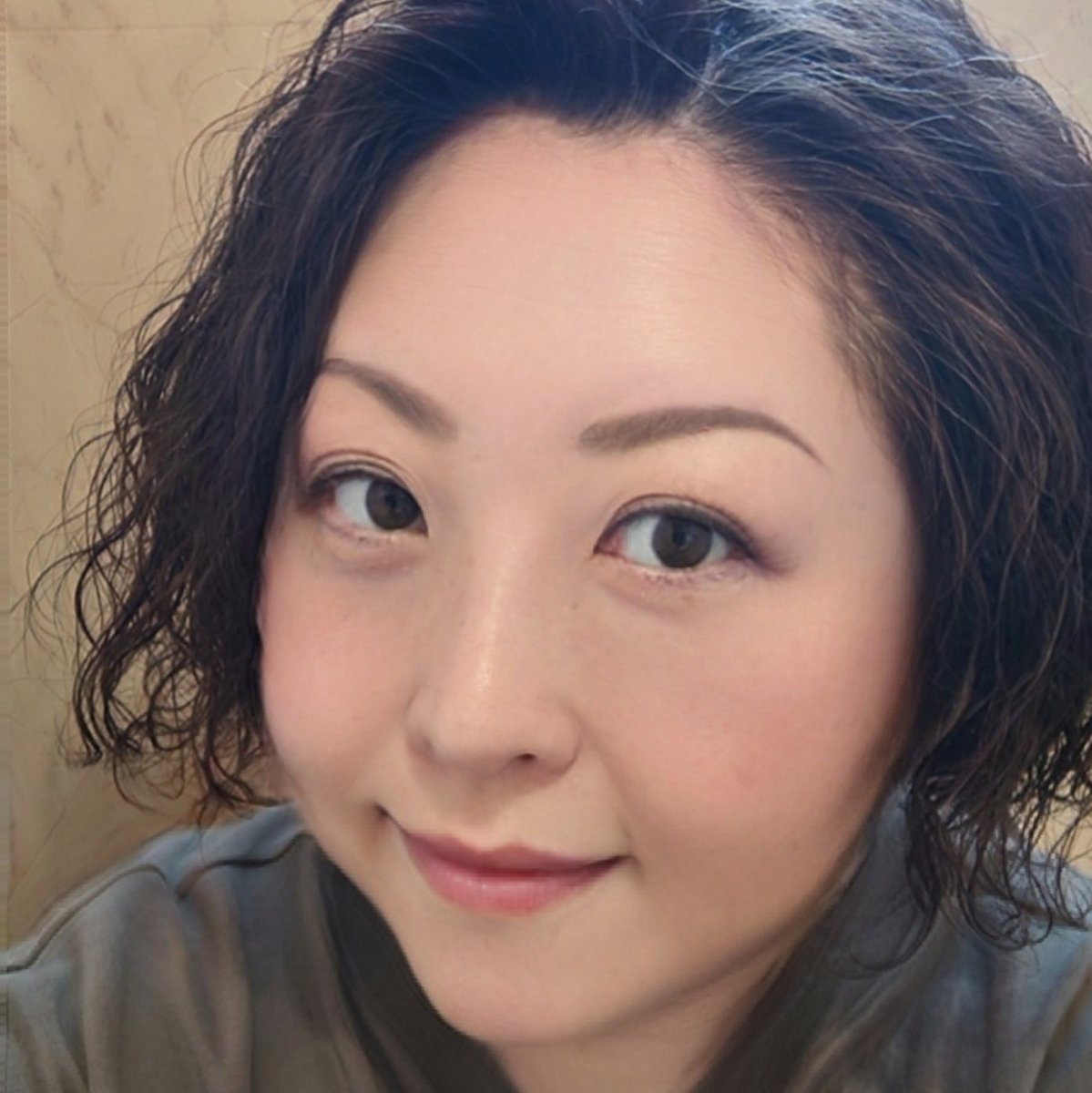 marldear0912's tweet image. 自撮りをAIに男性化してもらうと、けっこー好みなタイプになると聞いてGeminiに男性化してもらた

うん...悪くないぞッww

ChatGPTにも同じ写真でお願いしたけど、元が消し去られて
なんつーか...いかにも感がw

Geminiの方、しばらくアイコンにしてみよかなww