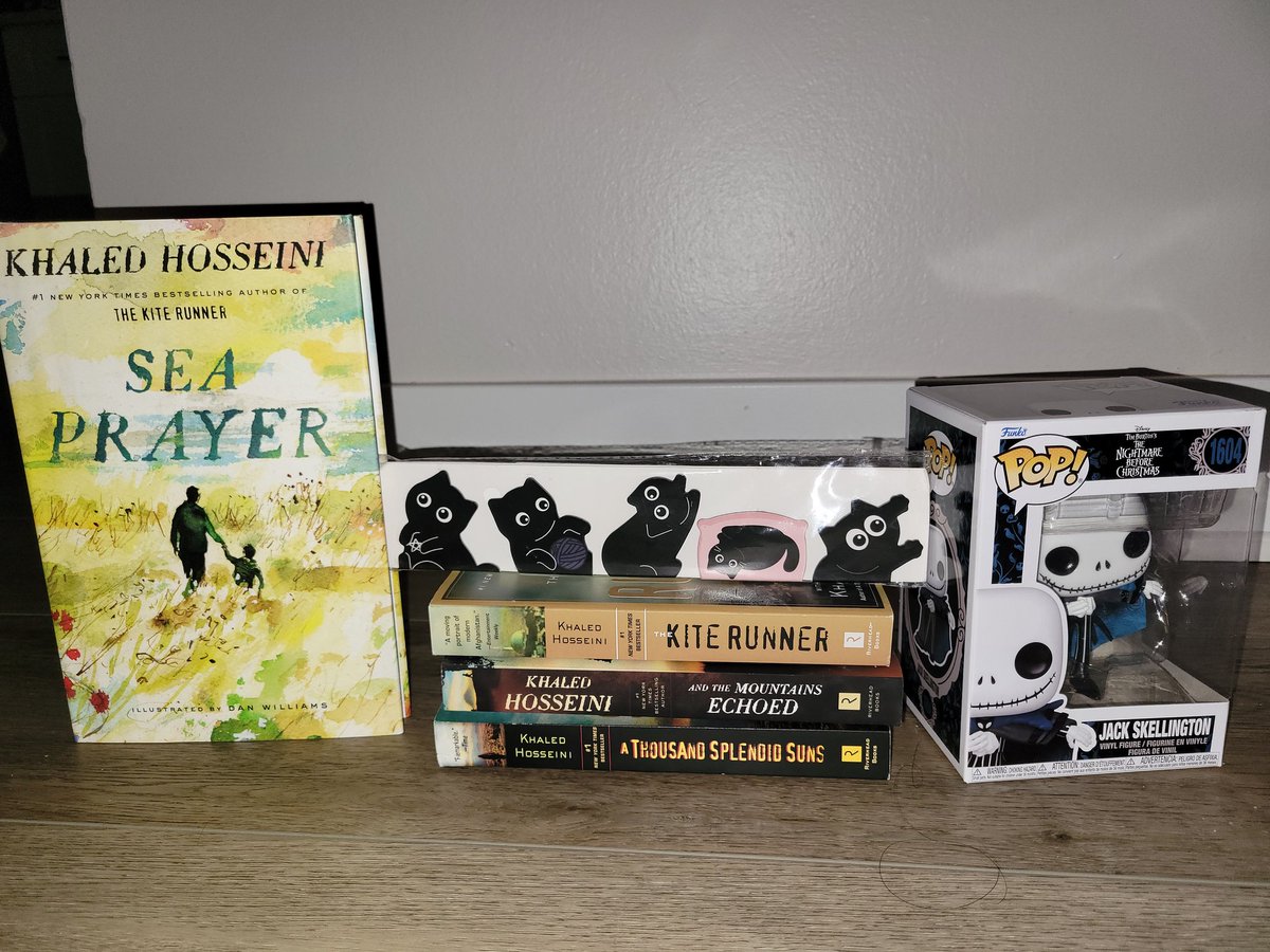 Got anything special this holiday season? 

Boyfriend got me all things bookish, and it was so special to me, considering The Kite Runner was the first book that made me as a bookworm today. This is the best gift I ever had. 🥹🎀 #ChristmasGift #BooksWorthReading #HappyHolidays