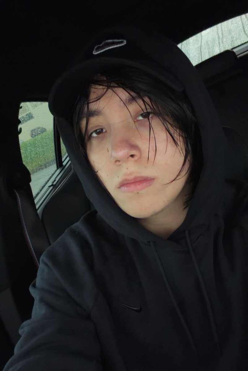 ttvukk's tweet photo. Made me come back to life HELLO https://t.co/FeiqXqkNx1