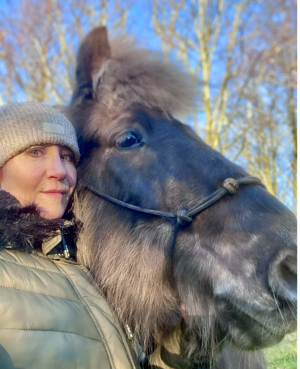 Domina Liza tweet media