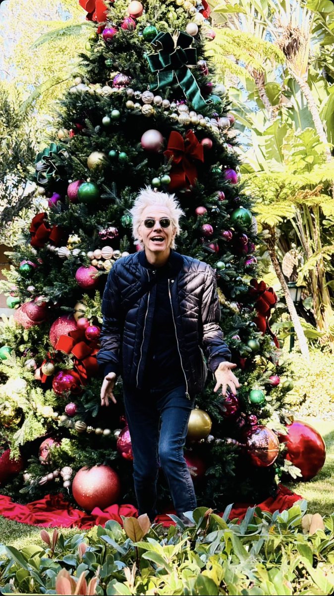 Duranies queridos! Queremos desearles felices fiestas a todos alrededor del mundo, cualquiera sea su religión, creencia o fe. 
Salud, amor, paz y prosperidad 🎄