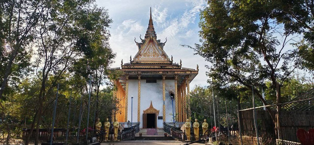 pheaktraneth's tweet image. The Thai military’s aggression against Cambodia has included the use of heavy artillery that damaged Buddhist temples, the bombing of Ta Krabei Temple and Preah Vihear Temple, and, most recently, the destruction of a statue of the god Vishnu. These sites are sacred places of…