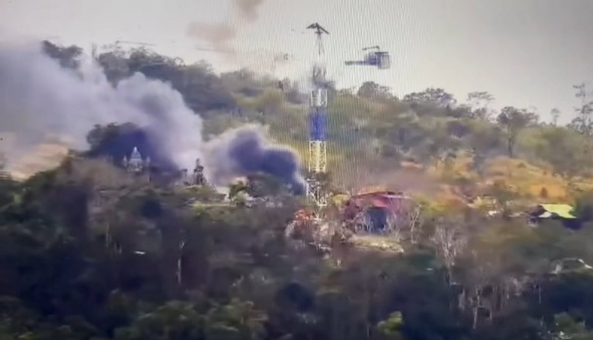 pheaktraneth's tweet image. The Thai military’s aggression against Cambodia has included the use of heavy artillery that damaged Buddhist temples, the bombing of Ta Krabei Temple and Preah Vihear Temple, and, most recently, the destruction of a statue of the god Vishnu. These sites are sacred places of…