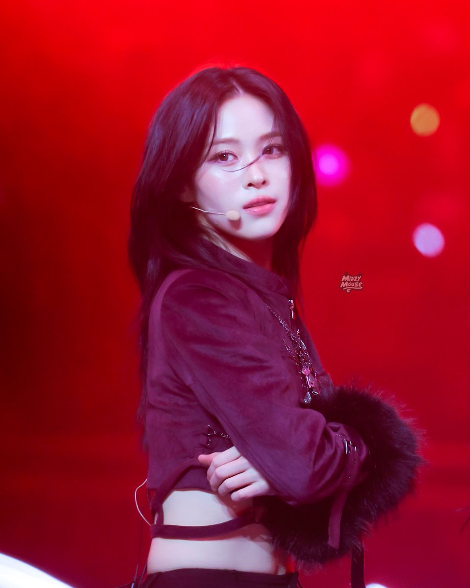 MidzyMouse's tweet image. 251225 SBS Gayo Daejeon HD🐱

너무 잘생겨서 정신 못 차리겠어!!!!!
❤️💙❤️💙❤️💙❤️💙❤️💙❤️

#류진 #RYUJIN #있지 #ITZY 
@ITZYofficial