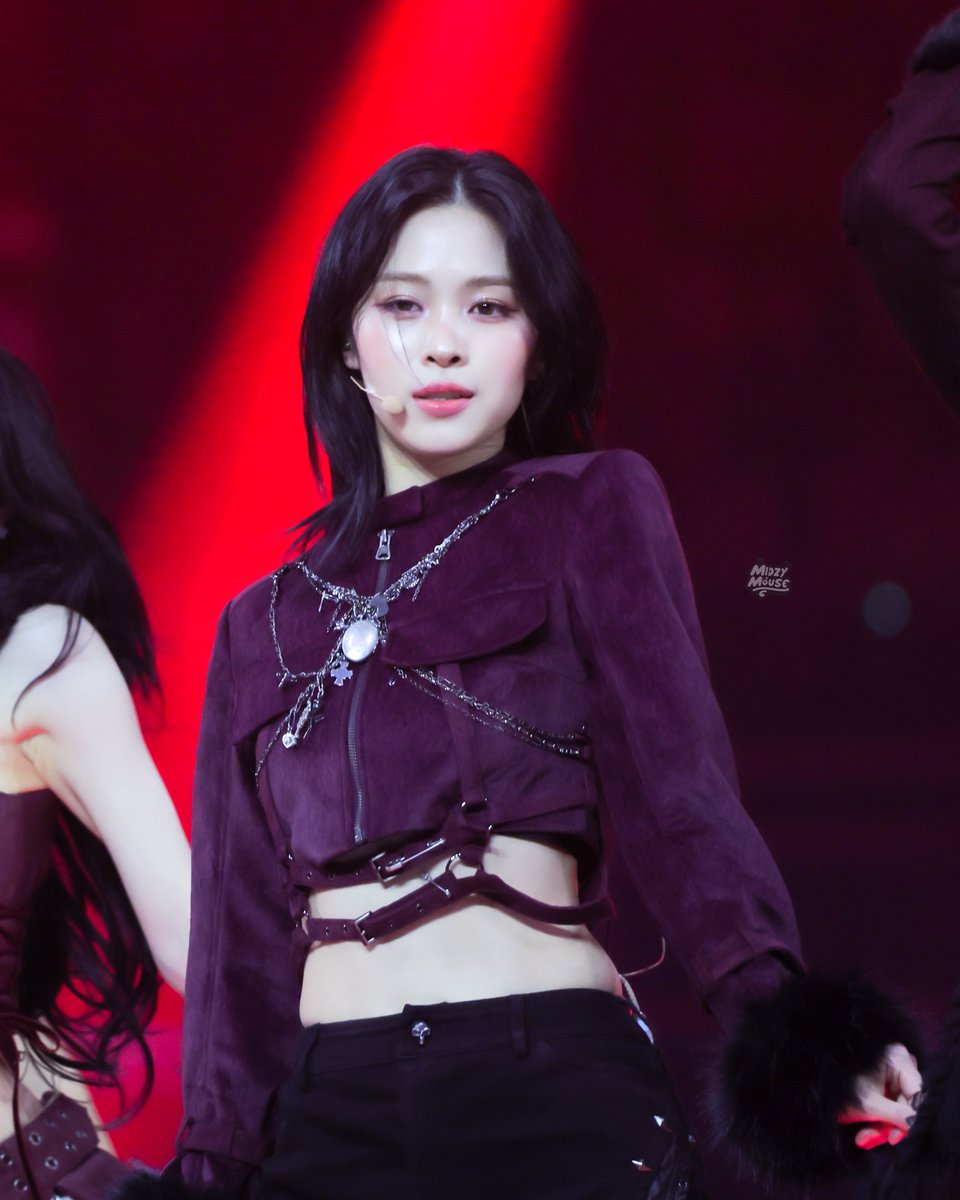 MidzyMouse's tweet image. 251225 SBS Gayo Daejeon HD🐱

너무 잘생겨서 정신 못 차리겠어!!!!!
❤️💙❤️💙❤️💙❤️💙❤️💙❤️

#류진 #RYUJIN #있지 #ITZY 
@ITZYofficial