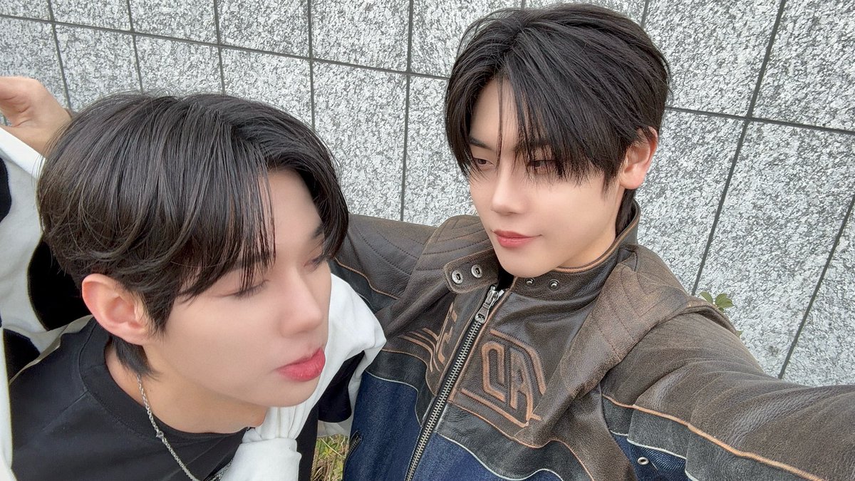 close your eyes クルユア ギョンベ ツーショット close your eyes クルユア ギョンベ ツーショット close your eyes