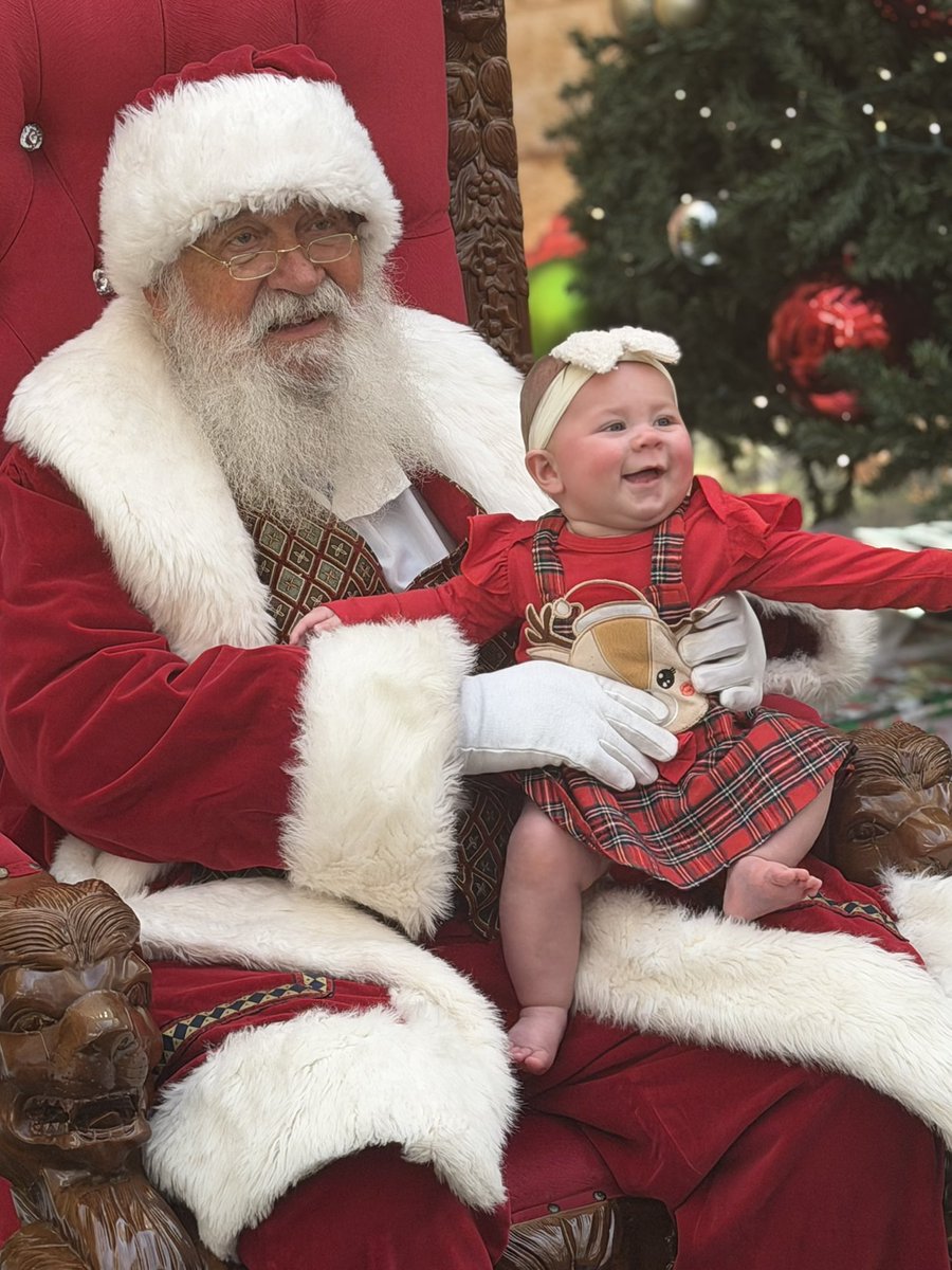 Merry Christmas to you all!!! My princesses first Christmas 🎄 Hope everyone is blessed