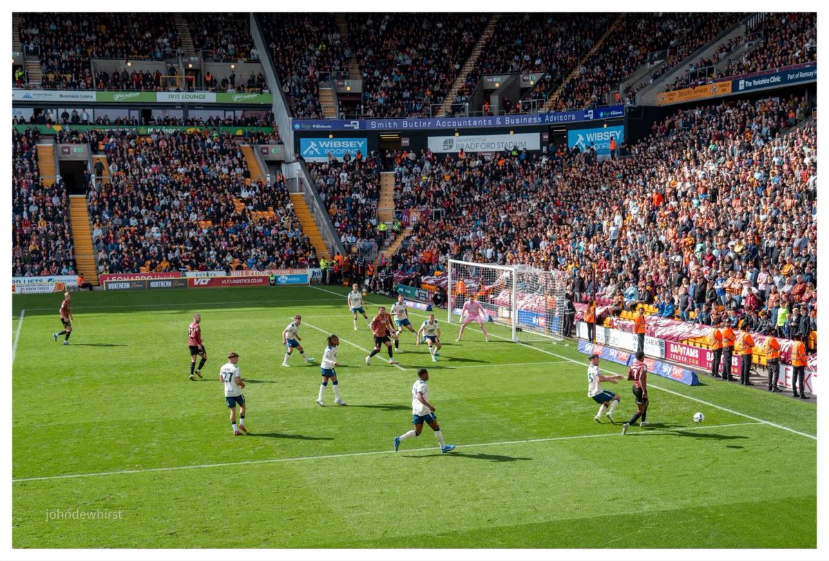 PointlessKits's tweet image. As it’s Christmas and near end of the year, what was your team’s most pointless away kit this year? 

Mine would have to be Bradford Away. Nearly 20 years we’ve waited for the Derby and pointlessly forgot our heritage. Deserved the loss just for that to be honest