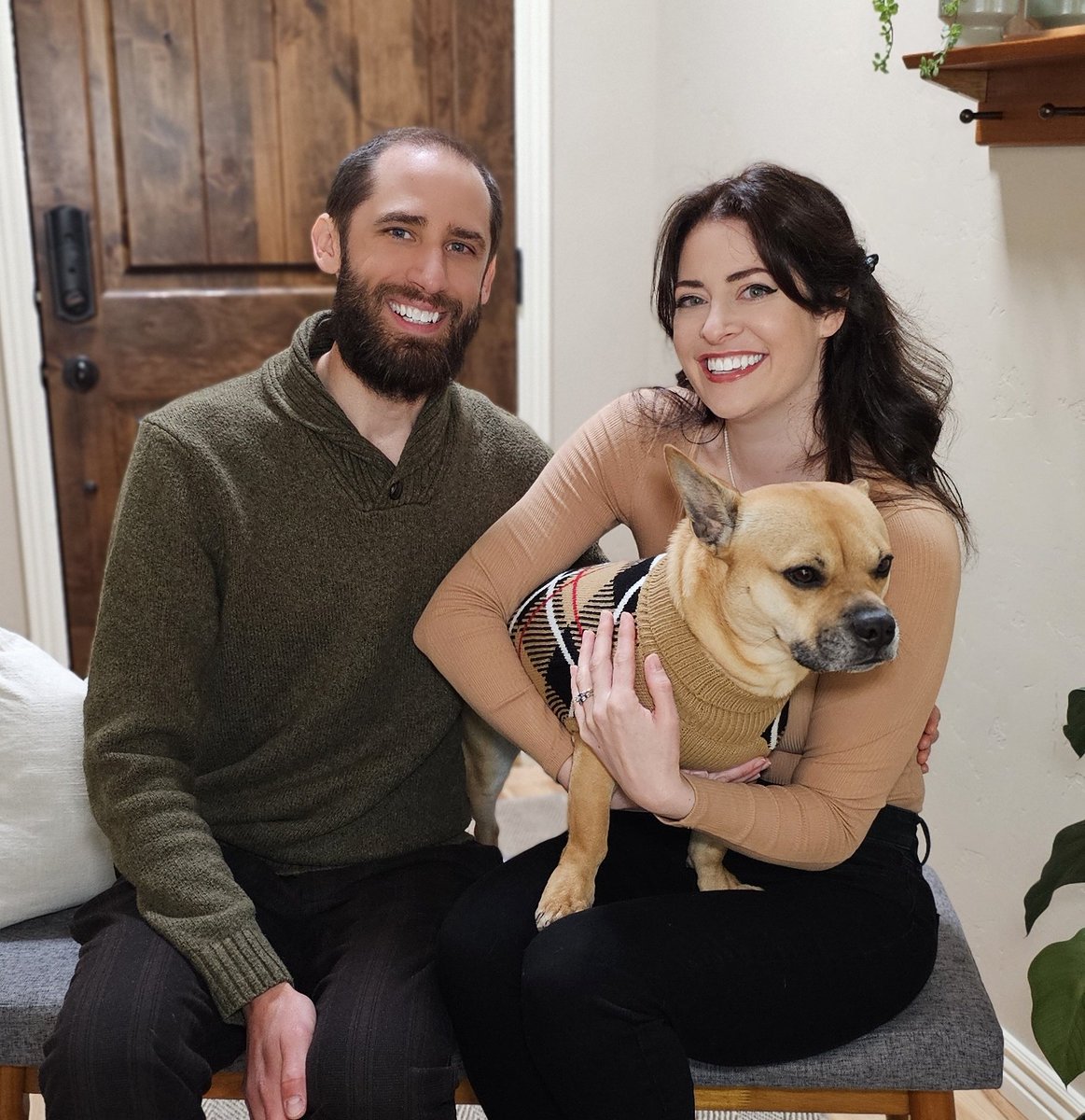 Happy Holidays, ya cuties! Wishing you nothing but beauty the end of this year and for the new year to come. ✨