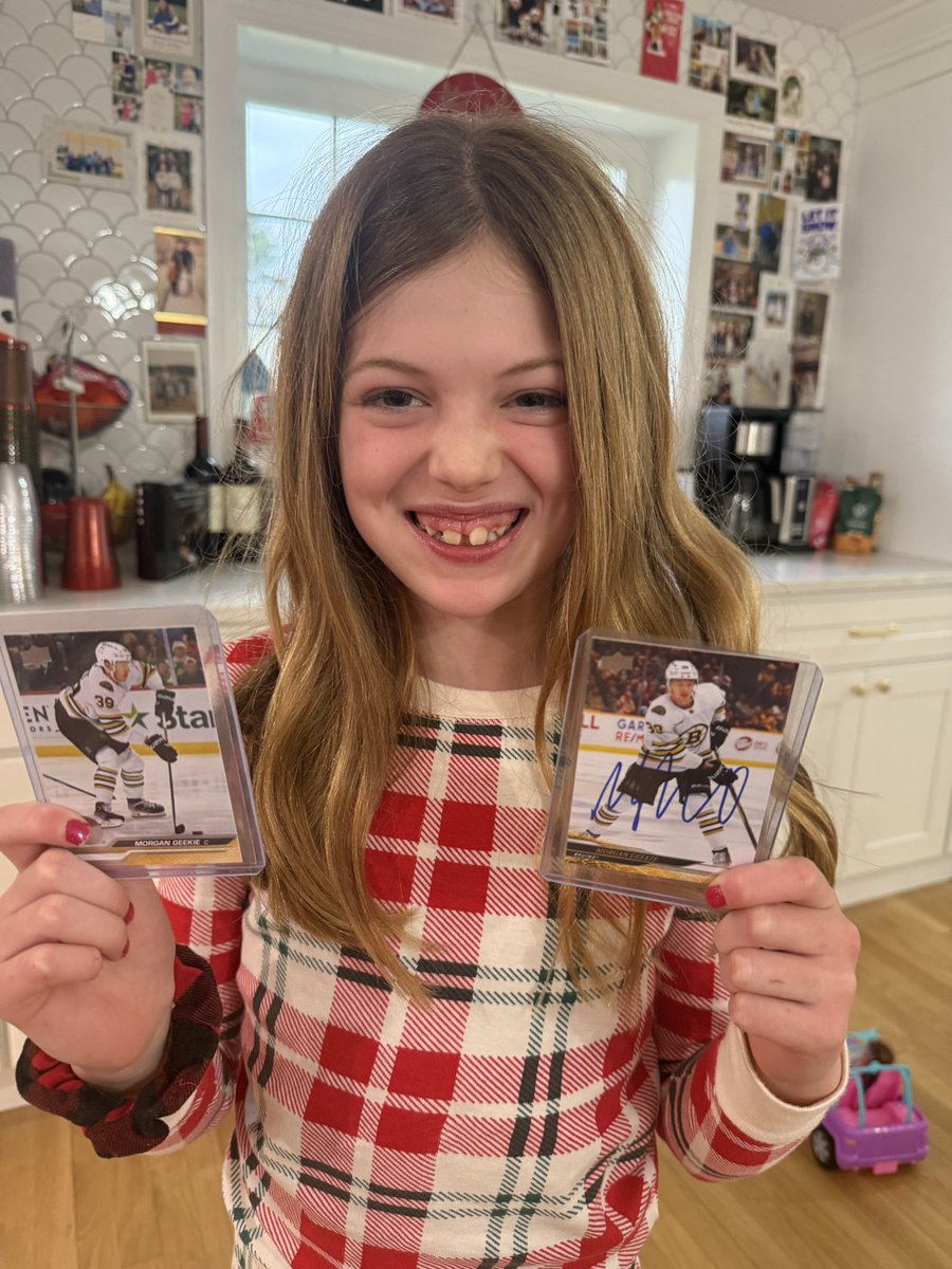Reagan got her favorite player for Christmas !!!! Keep it up <a href="/gmoneyslic/">Morgan Geekie</a> <a href="/NHLBruins/">Boston Bruins</a>