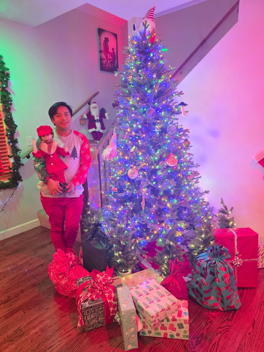 redginger143's tweet image. Frank &amp;amp; Montana’s Annual Christmas Party  🎄✨
So thankful for friends who make the season extra special ❤️🎁

#HolidayMagic #ChristmasVibes #CheersToFriends #TisTheSeason 🎅🎄