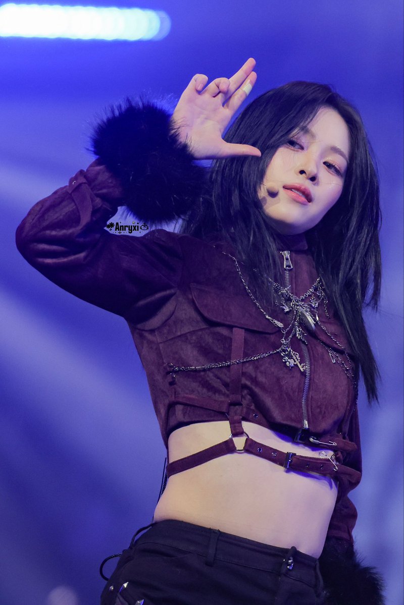 Ryezyyyy's tweet image. 251225 SBS Gayo Daejeon（2）

❤️💚

#류진 #RYUJIN 
#있지 #ITZY