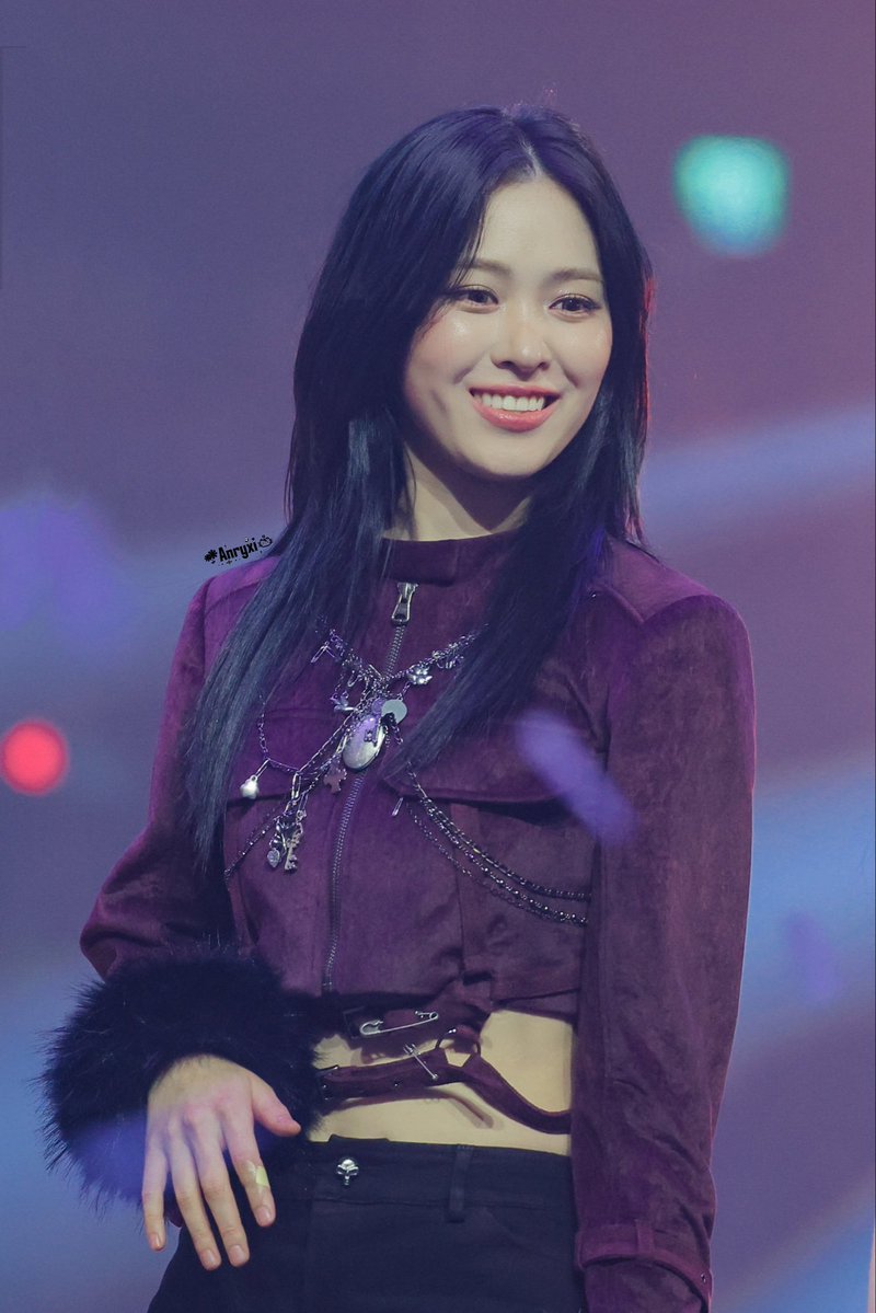 Ryezyyyy's tweet image. 251225 SBS Gayo Daejeon（3）

❤️💚

#류진 #RYUJIN 
#있지 #ITZY