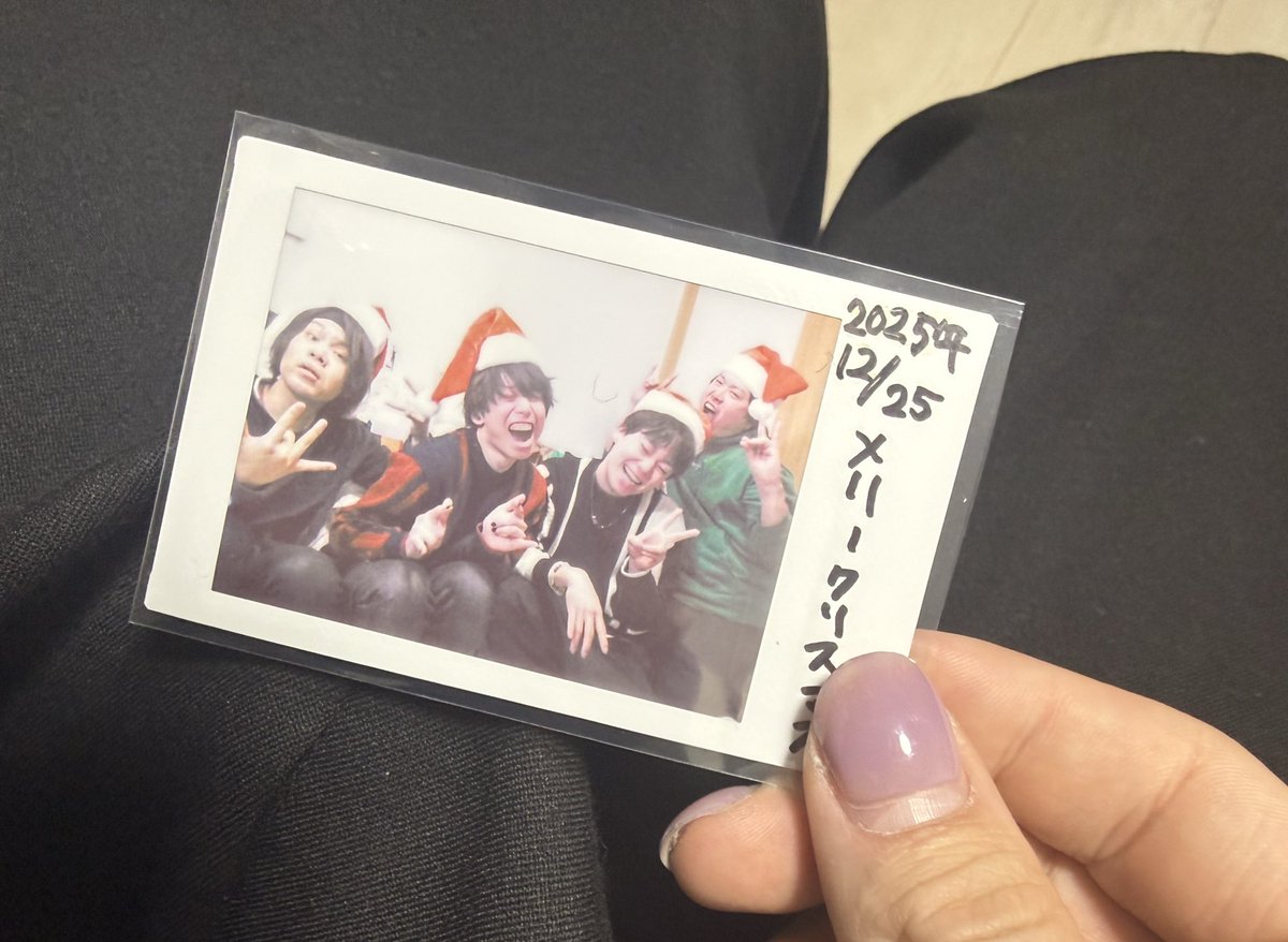 hikarinsabu0208's tweet photo. みんなと過ごせて楽しかった〜！！
チェキ見て泣きそう
#ひかふぁみ https://t.co/qL4zeHuZBY