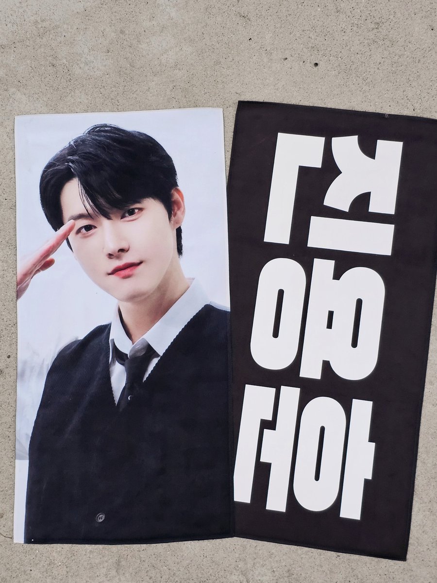 𝗖𝗛𝗘𝗘𝗥𝗜𝗡𝗚 𝗞𝗜𝗧 FOR 𝗬𝗢𝗡𝗚𝗛𝗢𝗢𝗡
✨️ RT 추첨 1명 슬로건 &amp;...

✨️ 연말 Special event 
✔️ 2025년 국내 공연 올출
✔️ 12/28 이노마스 공연 당일 생일
✔️ J ROAD. 유투브 직캠 댓글 단 적 있다!
- 하나라도 해당하시면 개별 DM 
- 마감 시 안내 예정

#YONGHOON #용훈
#ONEWE #원위