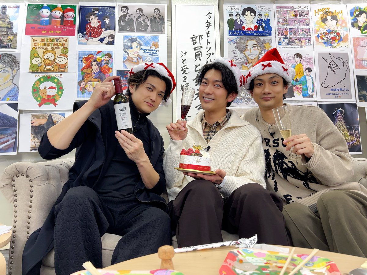 Daisuke_W1106's tweet image. 2025年もトリプルゾーンを応援、そして支えて頂きありがとうございました🫰🏻✨
2026年も皆さんが過ごす楽しい時間の一つとなれるようみんなで頑張ります💪

スタッフさん、圭ちゃん、ばばりょにお祝いまで頂きまして心から感謝です🙇‍♂️❤️
大事に使います🙌
#トリプルゾーン
#南圭介
#馬場良馬
#渡辺大輔