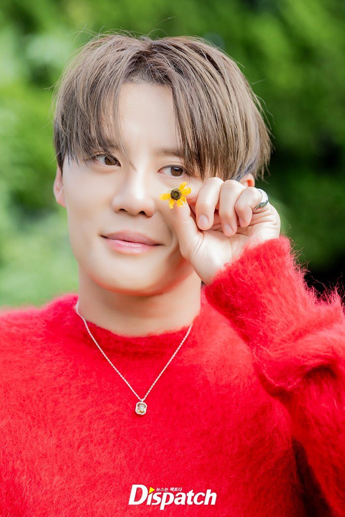 #XIA22ndAnniversary
#준수야_데뷔22주년_축하해

한결같이 사랑스럽고 꽃같이 이쁘고
귀한 사람✨

내 삶에 선물 같은
그리고 내 삶에 현재인 김준수 «٩(*´∀`*)۶»

준수야 22주년 축하해🩷