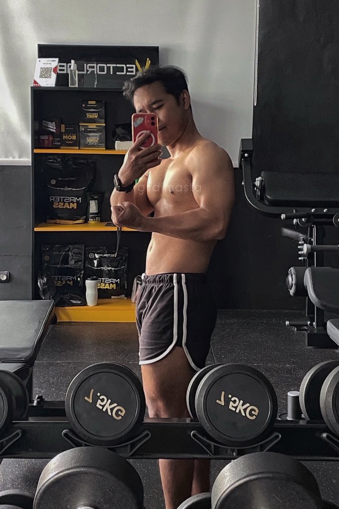 Today’s weather is freaking hot, or maybe it’s just me 🥵