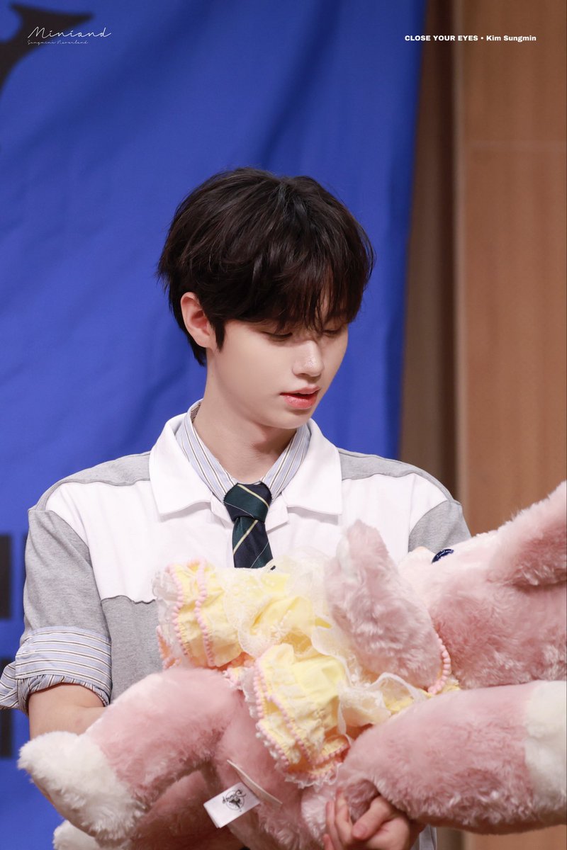 𝐻𝑎𝑝𝑝𝑦 𝑆𝑢𝑛𝑔𝑚𝑖𝑛 𝐷𝑎𝑦

#김성민 #KIMSUNGMIN

#CLOSEYOUREYES #클로즈유어아이즈

#클유아 #CYE