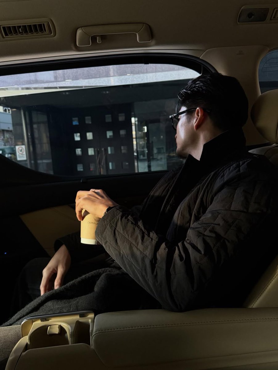 overagasm's tweet image. Guess who doesn't have time to rest. Anyway, Merry Christmas everyone.