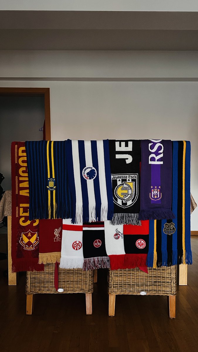 Sempat sambar🧣<a href="/rscanderlecht/">RSC Anderlecht</a> semasa ke Brussels beberapa hari lalu.

Ada juga nak beli KAA Gent &amp; OH Leuven🧣 tetapi tak sempat ke fan-shop diorang. 

#collections #scarves #football