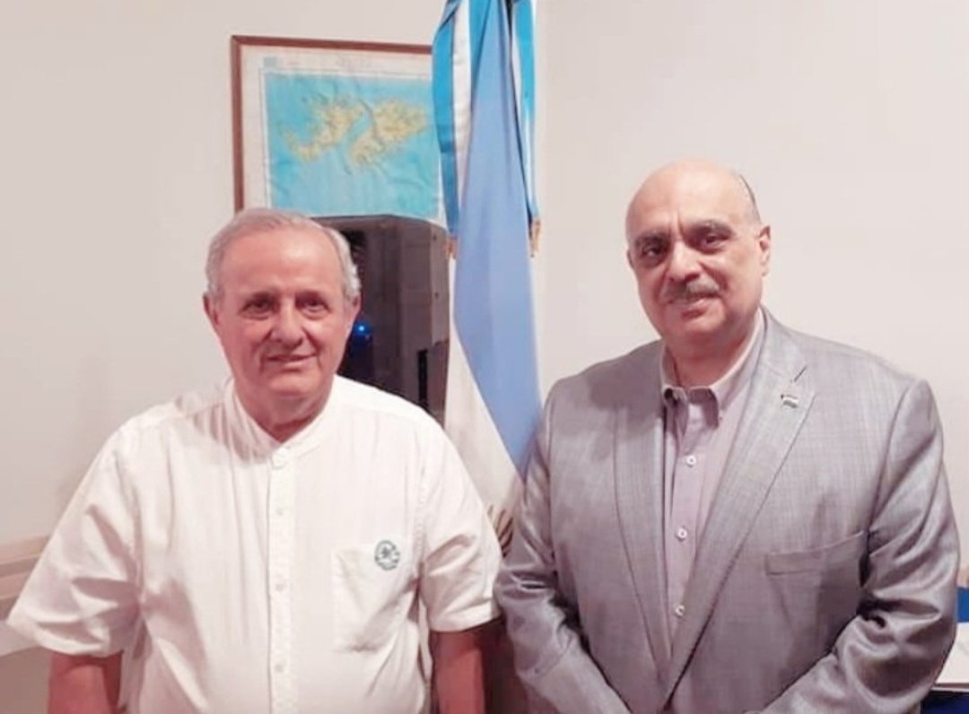 2023 -25 de Diciembre -2025
Dr. Leonardo BARIANI: ¡Presente!
A dos años de tu inesperado fallecimiento, siempre en nuestro corazón, querido amigo y camarada. 🇦🇷