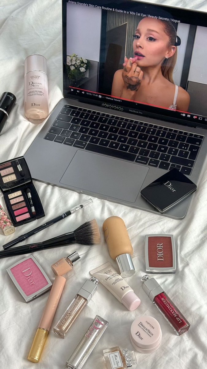 Diorgirlx's tweet photo. things boys just don’t understand https://t.co/RIxuhuyMoz